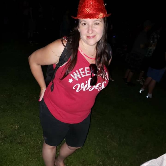 💜 Meet your Posher, Vicky - Picture 7 of 8